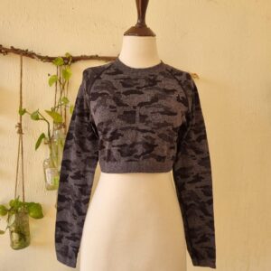 cropped top – excellent condition